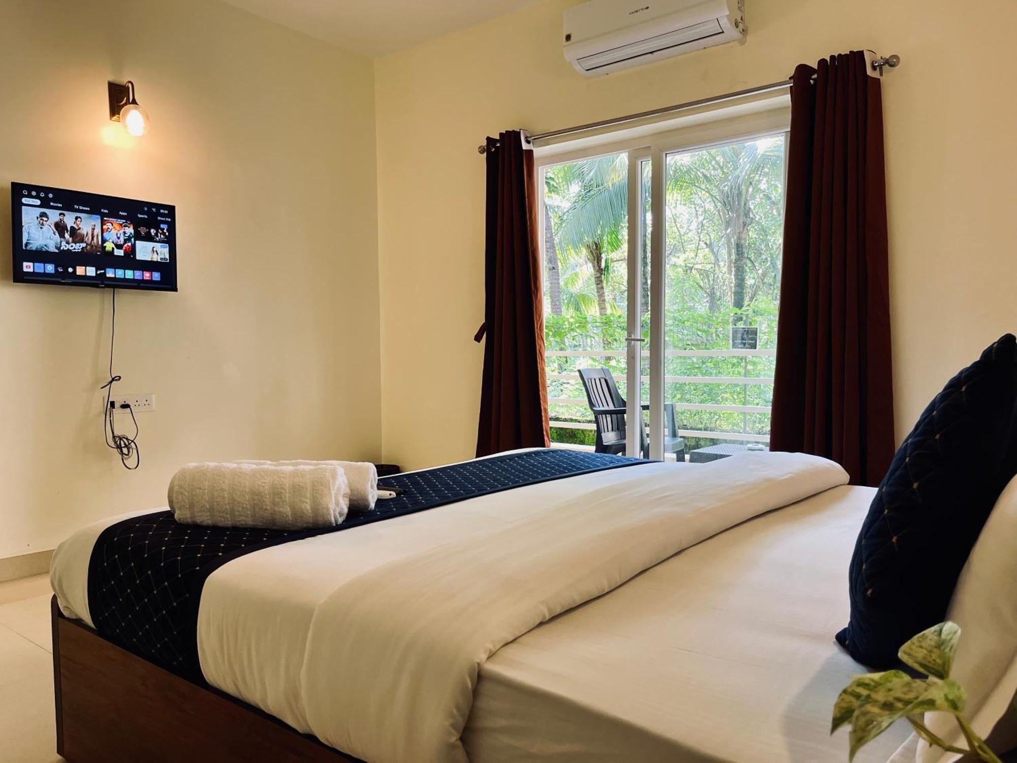 Sterling Garden Hotel By Pas Resorts Morjim Ngoại thất bức ảnh