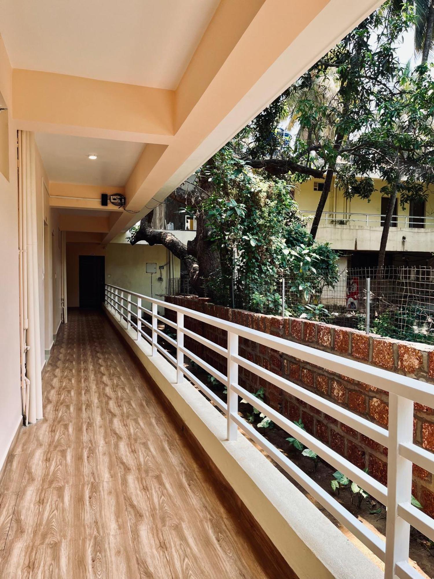 Sterling Garden Hotel By Pas Resorts Morjim Ngoại thất bức ảnh
